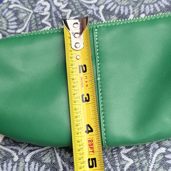 NEW Anthropologie Women's Green Peppa Convertible Sling Crossbody Bag Half Moon - Picture 13 of 14